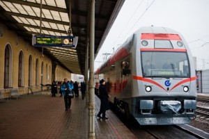 Train-at-Vilnius-rail-station